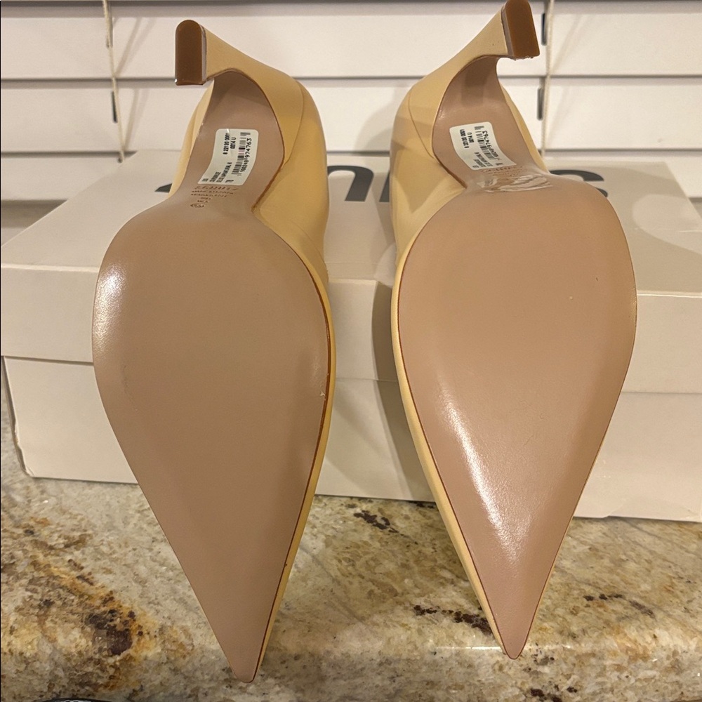 Schutz Lexi Pump- Beige - Picture 9 of 9
